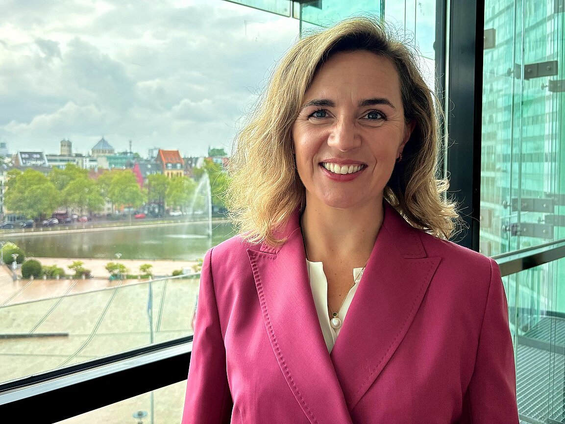 Dr. Marie Batzel