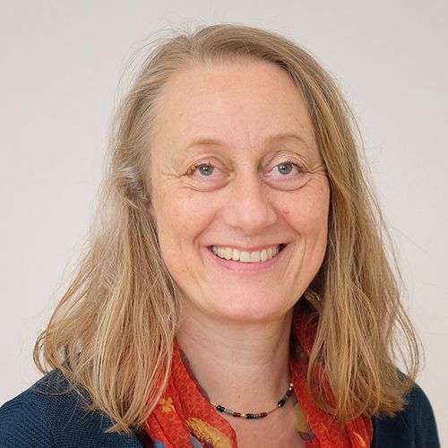 Ein Passfoto einer Frau.